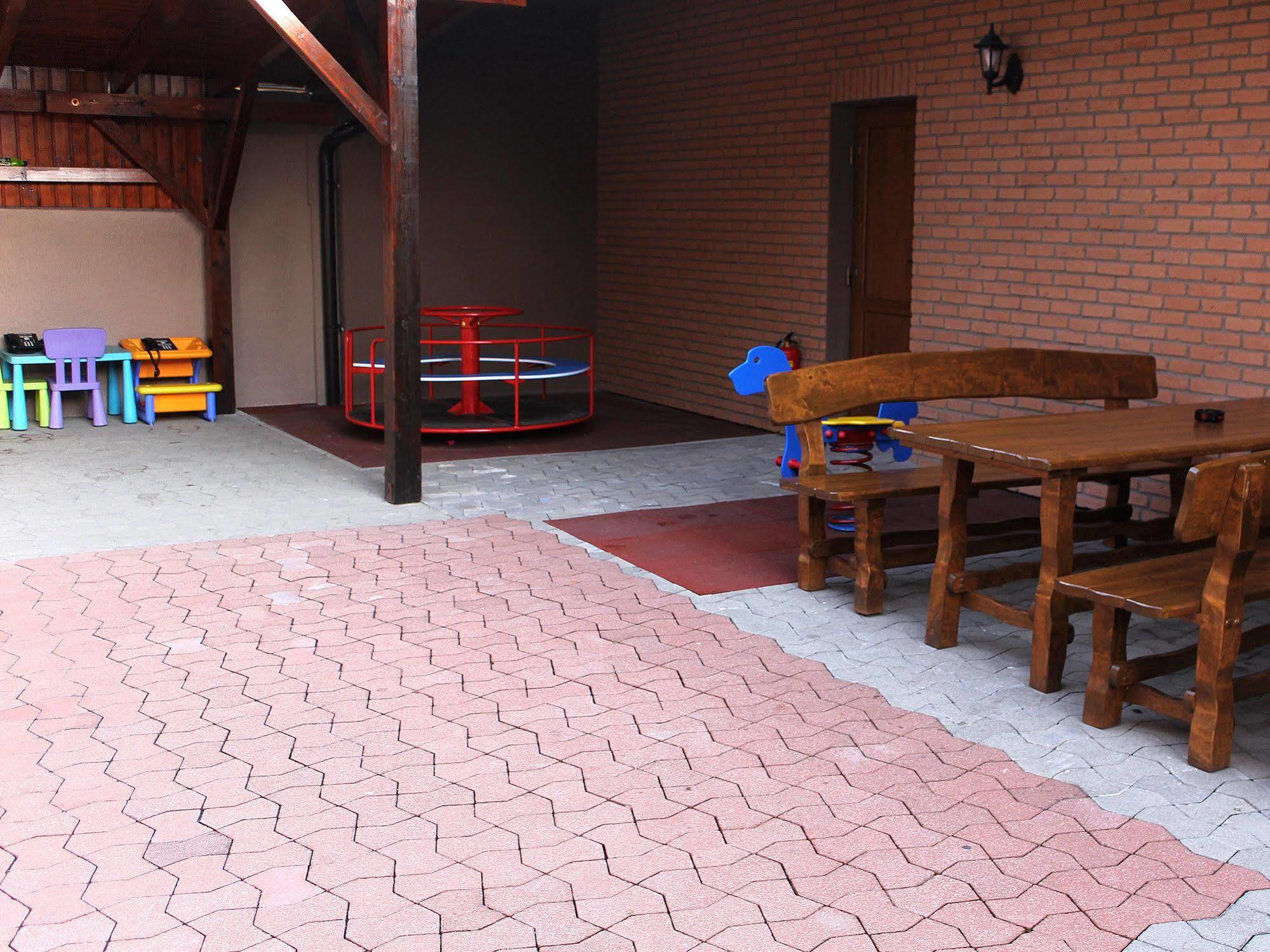 Penzion Pod Zamkom-Boleraz Exterior photo